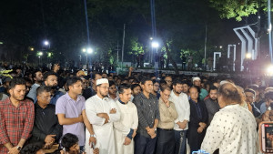 শহীদ মিনারে কারিনাকে অশ্রুসিক্ত বিদায় 
