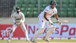 ১৭৯ রানের লিড নিয়ে দিন শেষ বাংলাদেশের