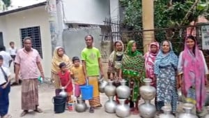 বিপর্যয়ের শঙ্কা সত্ত্বেও বাড়ছে গভীর নলকূপ