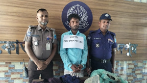 বিয়ের জন্য চাপ দেওয়ায় মা ও মেয়েকে হত্যার পর মাটিচাপা দেন পরকীয়া প্রেমিক