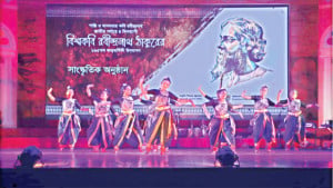 চিত্রের ভেতর কবিগুরুকে ফিরে দেখা