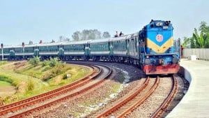 ট্রেনে ঈদ যাত্রার শেষ দিনের টিকিট বিক্রি আজ