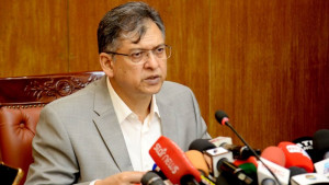আইনি প্রক্রিয়ার মাধ্যমে শেখ হাসিনাকে ফেরাতে চায় সরকার: স্বরাষ্ট্রমন্ত্রী