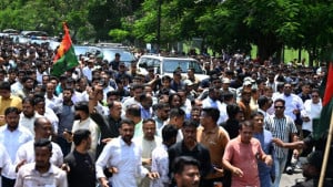 জিয়াউর রহমানের শাহাদাতবার্ষিকী উপলক্ষে জিয়া উদ্যানে নেতাকর্মীদের ঢল
