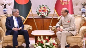 ভারতের সঙ্গে সম্পর্ক জোরদারে অমীমাংসিত ইস্যু সমাধানের আহ্বান রাষ্ট্রপতির