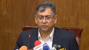 ভাঙচুর-লুটপাটে জড়িতদের রাজনৈতিক পরিচয় আমলে নেওয়া হবে না: স্বরাষ্ট্রমন্ত্রী