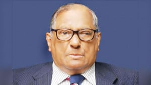 আমাদের একজন আকবর আলি খান ছিলেন
