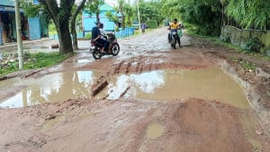‘এক বেলা রাস্তায় নামলে তিন বেলা ব্যথা’