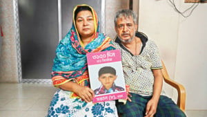 ‘মরার আগে ছেলেটাকে একবার দেখতে চাই’