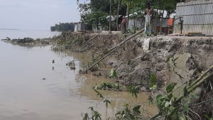 সাত দিনে ভিটেমাটি হারিয়ে  নিঃস্ব ২৫ পরিবার