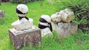 ‘স্বাধীনতা সংগ্রাম’ ভাস্কর্য বিজয় দিবসের আগে সংস্কারের দাবি