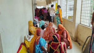হাসপাতালে ডেঙ্গু রোগীর ভিড় শয্যা, চিকিৎসক ও খাদ্য সংকট
