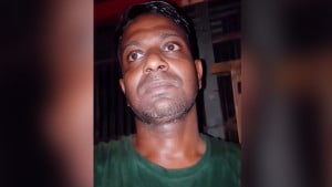 রাতে ফেসবুক লাইভে ক্ষোভ প্রকাশ, দুপুরে মিলল ঝুলন্ত মরদেহ
