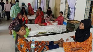 ঠাকুরগাঁওয়ে ফের মিড ডে মিল খেয়ে হাসপাতালে ২৯ শিক্ষার্থী