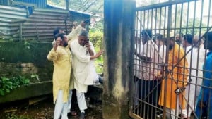 ফটকে তালা, ভাঙা দেয়াল টপকে স্বাস্থ্যকেন্দ্রে ঢুকলেন এমপি