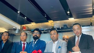 বোয়িংয়ের সঙ্গে ১১টি বিমান কেনার চুক্তি হয়েছে: মাহদী আমিন