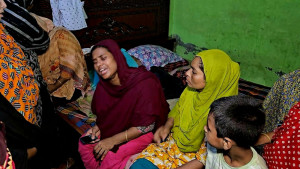 দুই জোড়া জুতা দেখে সন্দেহ, জলাশয়ে মিলল দুই শিশুর লাশ