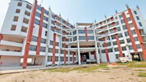 নতুন ভবন হওয়ার কথা ছিল ২৮ মাসে, ৬৮ মাসেও হয়নি