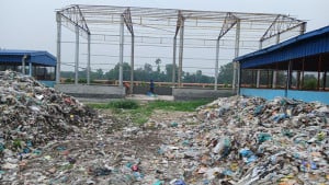 আট মাসের নির্মাণকাজ শেষ হয়নি সাড়ে চার বছরে