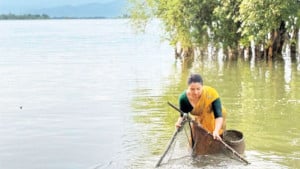 চরিত্রের ভেতর জীবন