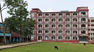 প্রতি বৃহস্পতিবার বিদ্যালয় ছুটি টিফিনের পরই