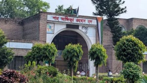৩০ ঘণ্টা বিদ্যুৎহীন ইবির তিন হল