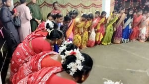 কারাম উৎসবে মাতোয়ারা ওরাঁও সম্প্রদায়