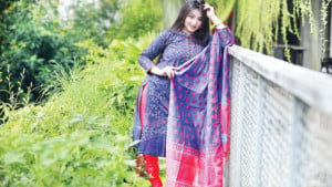 রঙে নকশায় ওড়না