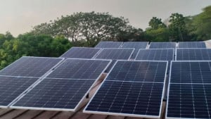 ছাদে ৩০০ মেগাওয়াট সৌরবিদ্যুৎ উৎপাদনের উদ্যোগ সরকারের