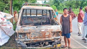 রাউজানে পাঁচ দিনের ব্যবধানে আবারও গাড়িতে আগুন