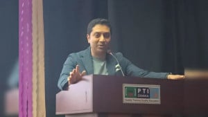 প্রাথমিকের নতুন কারিকুলামে শ্রবণ ও কথন দক্ষতায় বিশেষ গুরুত্ব দেওয়া হবে: ববি হাজ্জাজ