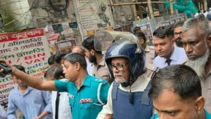 এই ‍মুহূর্তে আওয়ামী লীগের ক্ষমা চাওয়ার প্রয়োজন নেই: আ স ম ফিরোজ
