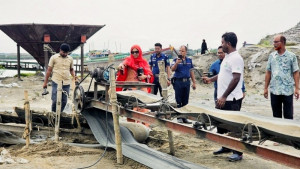 ১০ ড্রেজার ও ৬ এক্সক্যাভেটরসহ সরঞ্জাম ধ্বংস