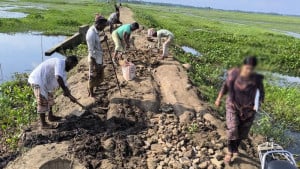 দুই বছরের ভোগান্তি এক দিনে মাটিচাপা