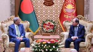 বাংলাদেশিদের জন্য ভিয়েতনামের ভিসা সহজ করার আহ্বান রাষ্ট্রপতির