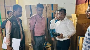 সিগারেটে সাড়ে ৭২ কোটি টাকার রাজস্ব ফাঁকি উদঘাটনের দাবি