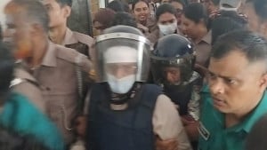 ‘আমাদের বিরুদ্ধে আনা অভিযোগ মিথ্যা, ঘটনার সময় বাসায় ছিলাম না’