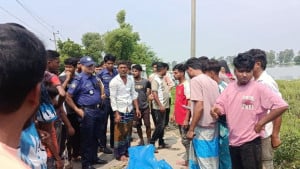 বাসের ধাক্কায় মোটরসাইকেল আরোহী কিশোর নিহত