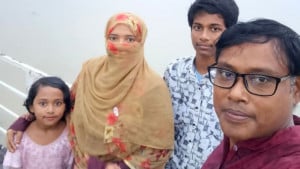 ‘আমি কাকে আম্মু বলে ডাকবো’