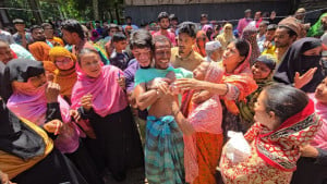 আত্মহত্যা করতে বাধা দেওয়ায় মা-ভাতিজিকে হত্যা: পুলিশ