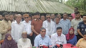 আবু সাঈদের বাড়ি ও কবরস্থানের উন্নয়নে এক কোটি টাকা দেওয়ার হবে: মীর শাহে আলম