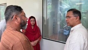 ফায়ারিং অনুশীলনে দুর্ঘটনায় আহত সেনা কর্মকর্তার পাশে প্রধানমন্ত্রী