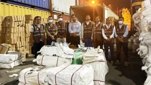 অন্য প্রতিষ্ঠানের নাম ব্যবহার করে আমদানি, বন্দরে ১৭.৫১ টন সন্দেহজনক পণ্য