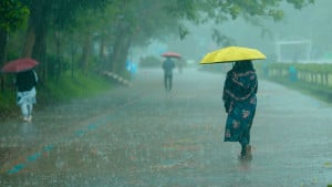 উপকূলে ঝোড়ো হাওয়া, কমতে পারে বৃষ্টি