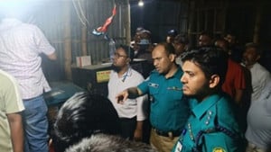 রায়েরবাজারে চোরাই বিদ্যুতে চলছিল ৪ অটো গ্যারেজ, মালিক গ্রেপ্তার
