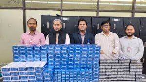 শাহজালালে সিগারেট, ভেপ ও মোবাইল ডিসপ্লে জব্দ