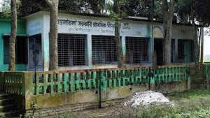 শিক্ষক তিনজন, শিক্ষার্থী নেই একজনও