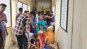 ঠাকুরগাঁওয়ে মিড ডে মিল খেয়ে প্রায় ৩০ শিক্ষার্থী হাসপাতালে ভর্তি