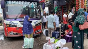 দ্বিতীয় দিনেও রাজশাহী-নাটোর রুটে বাস চলাচল বন্ধ, ভোগান্তিতে যাত্রীরা