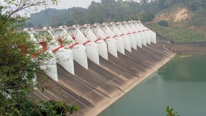 আটদিন পর বন্ধ করা হলো কাপ্তাই বাঁধের জলকপাট